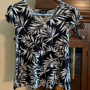 A. Byer Size Small Black and White Tropical Patterned Tank Top